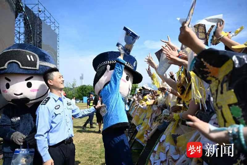 腾讯视频：新澳门内部资料精准大全软件-打浦桥街道携手各方推出“夏日絮语”楼宇午间音乐会  第3张