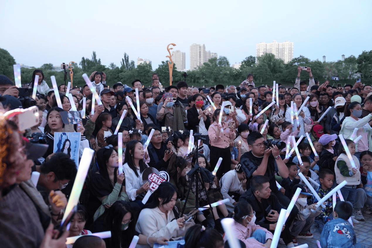 🌸知乎【2024一肖一码100%中奖】-音乐节期间，德州将开通4条免费接驳线和6条疏散线  第2张