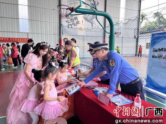 🌸华为【澳门六开彩天天开奖结果】-韦韬在讲授党纪学习教育专题党课时强调 学党纪 知敬畏 存戒惧 守底线 为建设国家区域中心城市提供坚强纪律保障