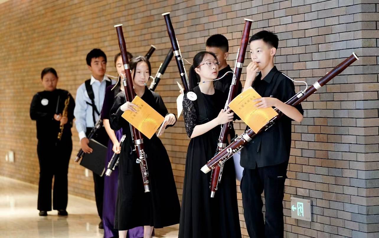 🌸快手短视频【管家婆一码一肖100中奖】-点亮留守儿童音乐梦想“湖南富丽华大酒店【传奇之声】儿童合唱团”亮相  第3张