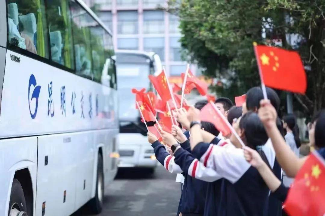 🌸土豆视频【494949澳门今晚开什么】-“城市建设者”致敬慰问“城市美容师”  第2张