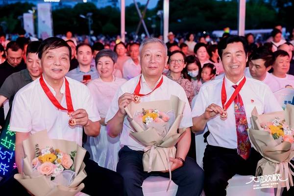 神马：新澳门内部资料精准大全-重庆：幼儿园举行森林音乐会 多彩活动迎儿童节