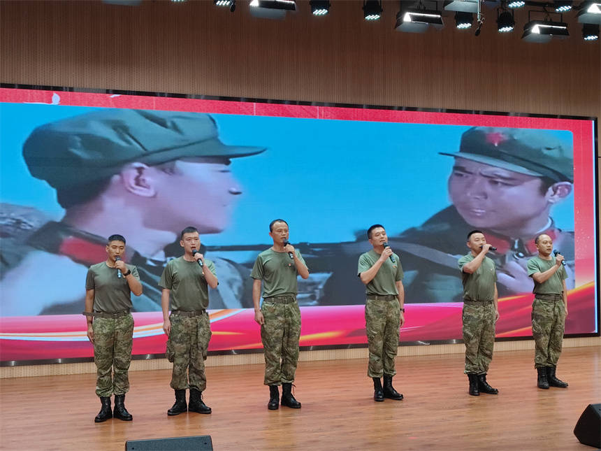 神马：澳门正版内部资料大公开-“贵马之夜”路边音乐会热情开唱