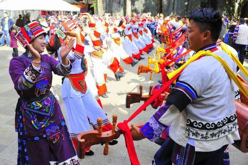 中国文化公园：澳门一码一码100准确-城际穿梭•旅邮：集章打卡，探寻城市的新玩法与魅力