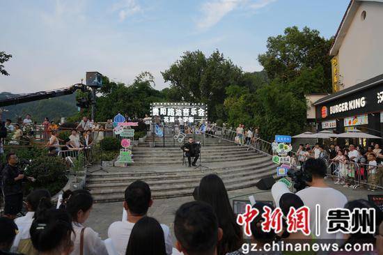 神马：澳门一码精准-【奔流·追踪】南京鼓楼医院回应：舞蹈为音乐鉴赏课片段，正举一反三检视整改  第1张