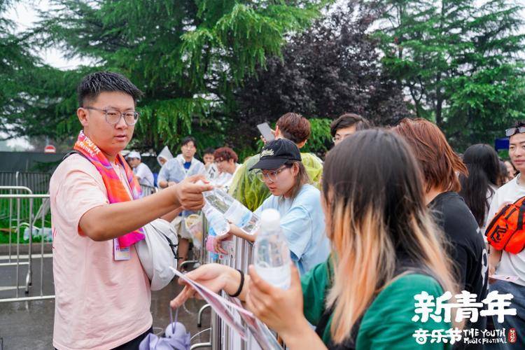 🌸凤凰视频【香港二四六开奖免费资料】-“集市”行乐！文明市集夏日音乐节专场热闹非凡  第2张