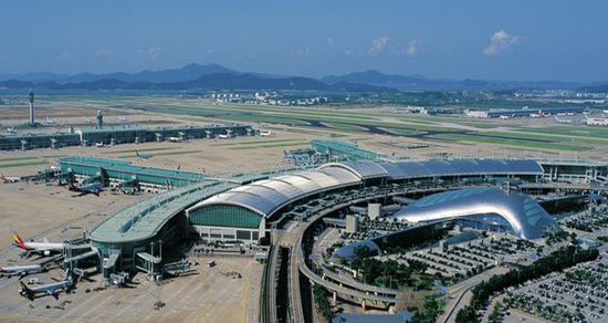 韩国航班空中骤降6000多米，13人紧急送医！氧气面罩弹出、多人被吓哭，现场曝光  第1张