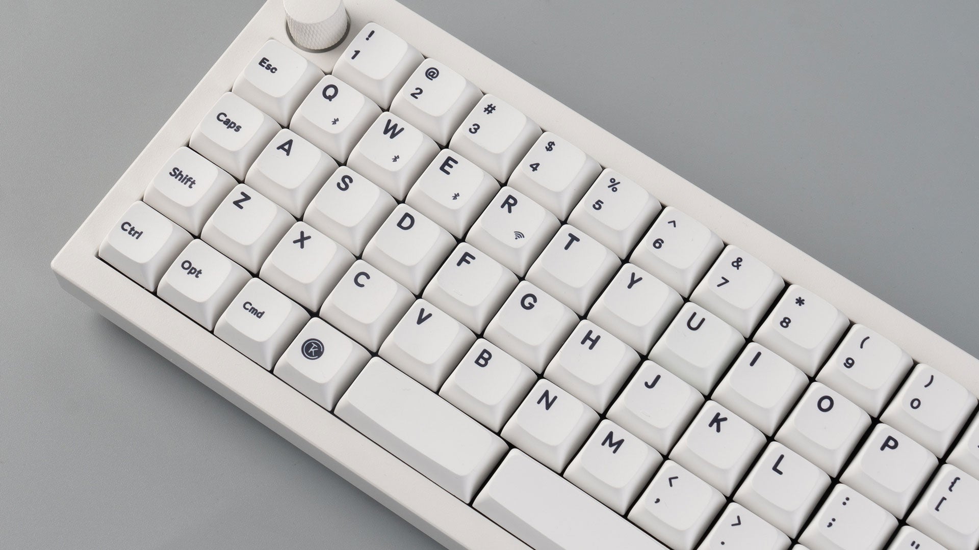 Keychron 海外推出 Q15 Max 机械键盘：Ortholinear 紧凑布局，189 美元起